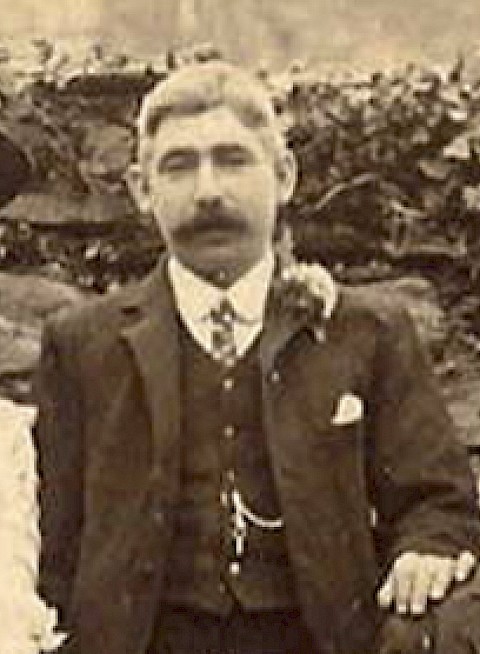 Thomas Henry Pengelly taken at a wedding in 1909.  [25.09.09/JT]