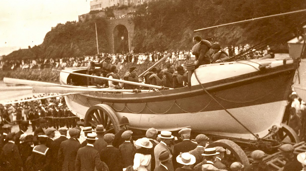 A smartly dressed crowd gather to watch Ryders last launch